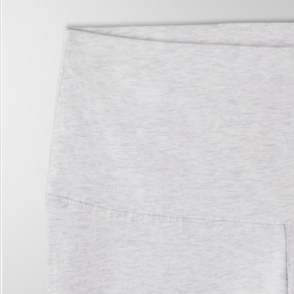 🤍TNA Atmosphere Leggings🤍 - Picture 2 of 3